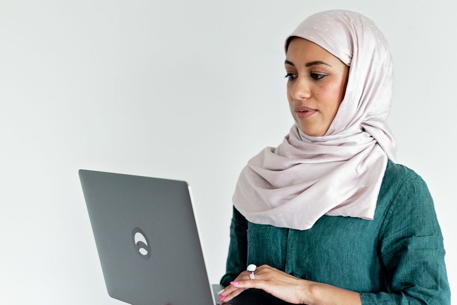 Online-Lernmaterial im Kurs: Bildschirmansicht und Aufgaben